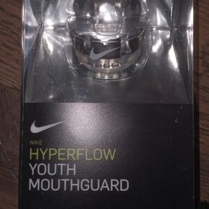 Nike hyperflow youth mouthguard